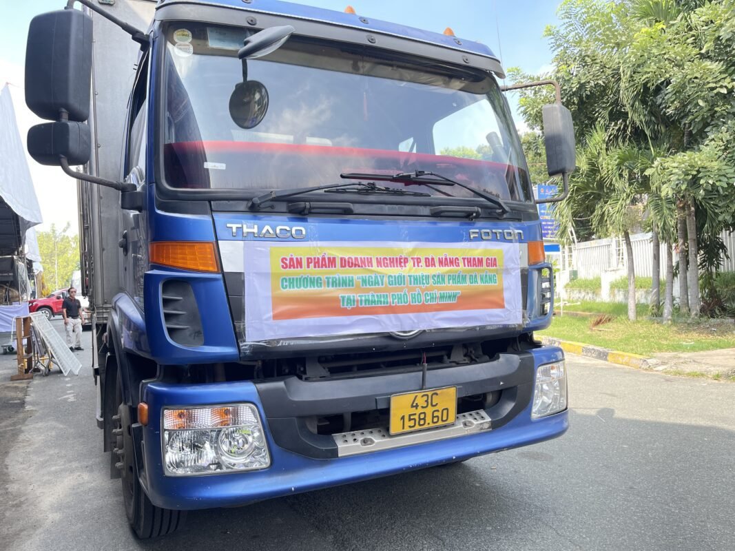 Xe tải chở hàng hội nghị kết nối cung cầu 2022 - năm lợi